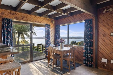 Photo of property in 102 Wakeman Road, Acacia Bay, Taupo, 3330