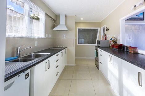Photo of property in 19 Sunnyview Drive, Brown Owl, Upper Hutt, 5018