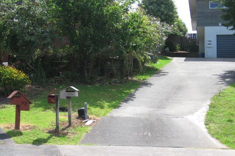 Photo of property in 1/35 Ronald Macken Place, Windsor Park, Auckland, 0632