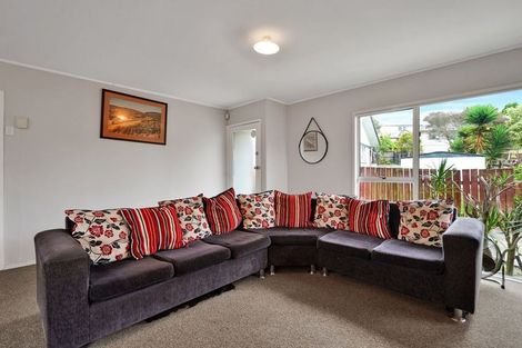 Photo of property in 1/20 Mile Place, Henderson, Auckland, 0612