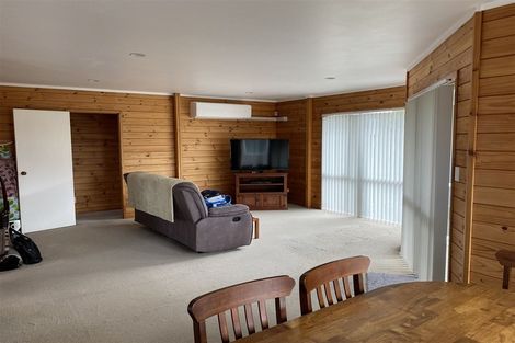 Photo of property in 2/12 Kells Place, Botany Downs, Auckland, 2010