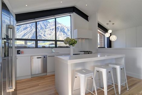 Photo of property in 5a Jackby Court, Jacks Point, Queenstown, 9371
