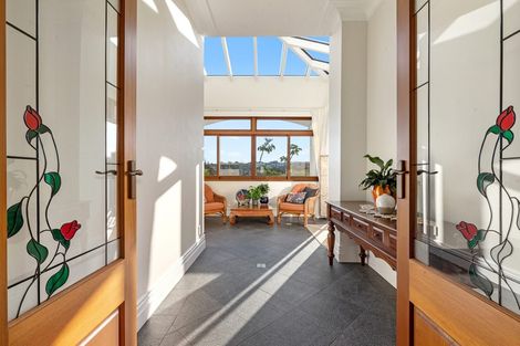 Photo of property in 49 Seaview Avenue, Northcote, Auckland, 0627