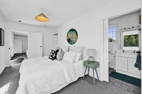 Photo of property in 82 Huatoki Street, Vogeltown, New Plymouth, 4310
