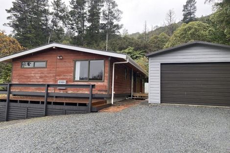 Photo of property in 95 Manuka Street, Stokes Valley, Lower Hutt, 5019