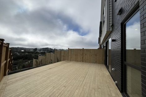 Photo of property in 11 Puihi Crescent, Massey, 0614