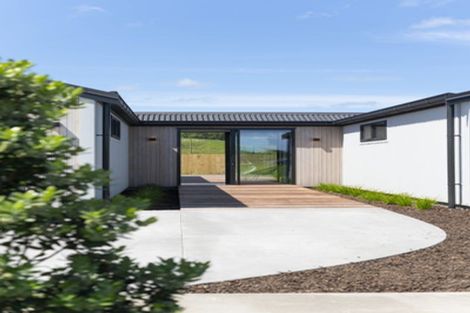 Photo of property in 3 Makakahi Street, Lytton West, 4071