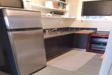 Photo of property in Devonport Apartments, 37/127 Saint Aubyn Street, New Plymouth, 4310