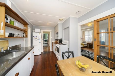 Photo of property in 654 Featherston Street, Roslyn, Palmerston North, 4414