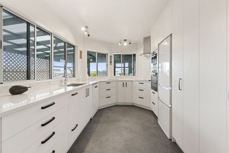 Photo of property in 43 Shortt Street, Foxton Beach, Foxton, 4815