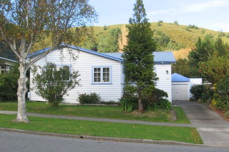 Photo of property in 52 Norton Park Avenue, Fairfield, Lower Hutt, 5011