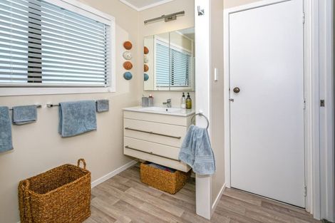 Photo of property in 225 Moana Anu Anu Avenue, Whangamata, 3620