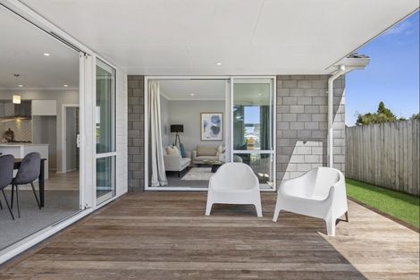 Photo of property in 22 Clare Street, Cambridge, 3434