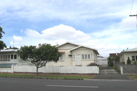 Photo of property in 34 Huia Road, Point Chevalier, Auckland, 1022