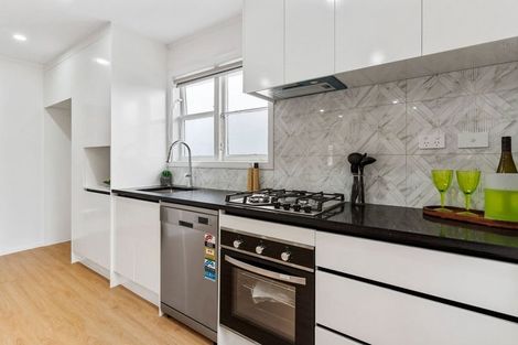 Photo of property in 1/18 Plunket Avenue, Papatoetoe, Auckland, 2104