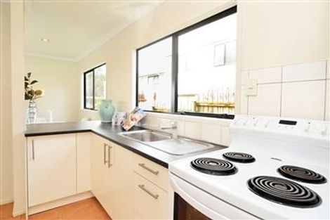 Photo of property in 2/9 Danube Lane, Glen Eden, Auckland, 0602