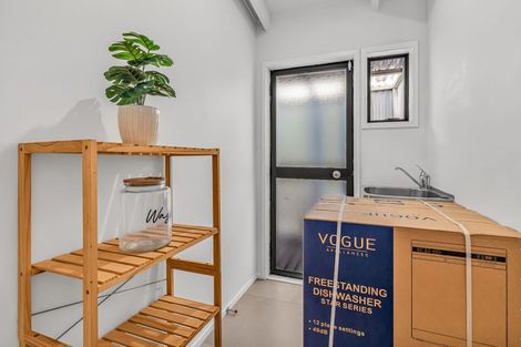 Photo of property in 1/47 Farquhar Road, Glendene, Auckland, 0602