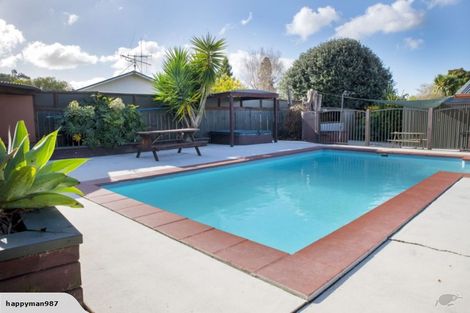 Photo of property in 37 Pulham Crescent, Queenwood, Hamilton, 3210