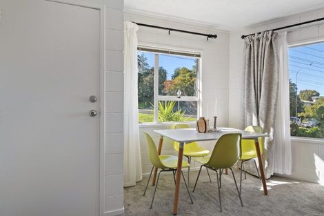 Photo of property in 1/92 Lake Road, Northcote, Auckland, 0627