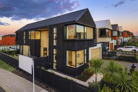 Photo of property in 15 Cochrane Road, Hobsonville, Auckland, 0616