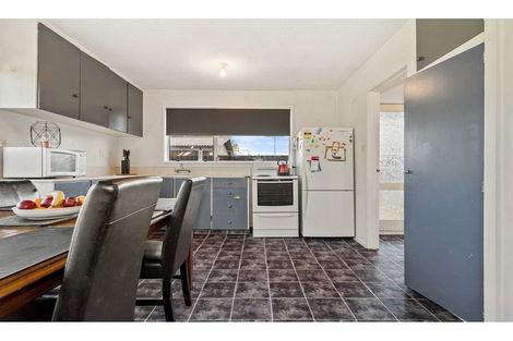 Photo of property in 2/50 Valecrest Avenue, Parklands, Christchurch, 8083
