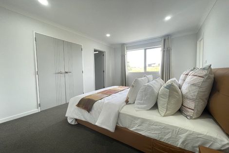 Photo of property in 20 Bearing Parade, Long Bay, Auckland, 0630