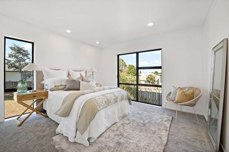 Photo of property in 4 De Quincey Terrace, Highland Park, Auckland, 2010