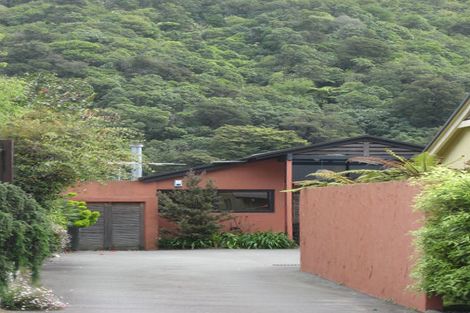 Photo of property in 73 Waikawa Road, Picton, 7220