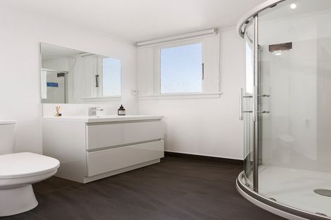 Photo of property in 180 Victoria Road, Saint Clair, Dunedin, 9012