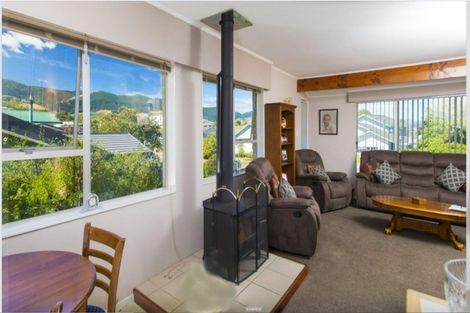 Photo of property in 2/8 Rosebank Terrace, Stoke, Nelson, 7011