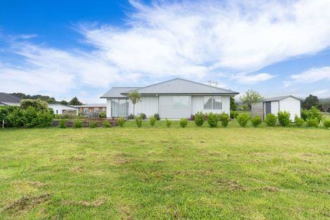 Photo of property in 6 Albizia Grove, Waikanae, 5036