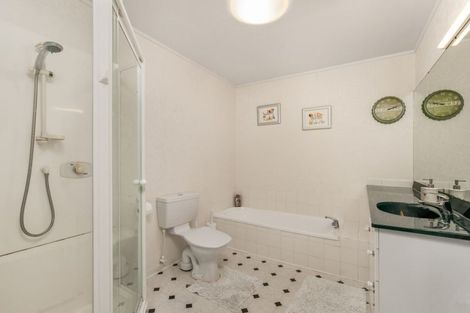 Photo of property in 10 Carnmore Place, Torbay, Auckland, 0630