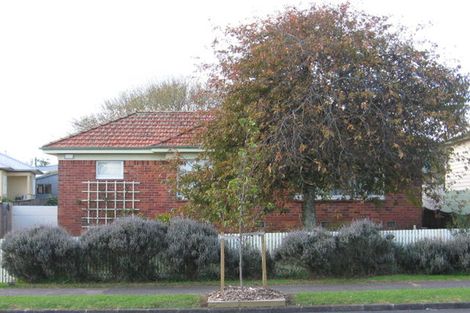 Photo of property in 22 Churchill Avenue, Manurewa, Auckland, 2102