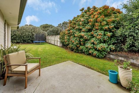 Photo of property in 4 Ishtar Place, One Tree Point, 0118