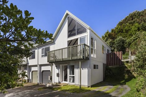 Photo of property in 10 Linwood Way, Island Bay, Wellington, 6023
