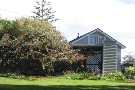 Photo of property in 1/107 Konini Road, Titirangi, Auckland, 0604