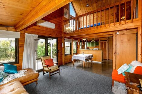 Photo of property in 5 Kaitake Place, Oakura, 4314