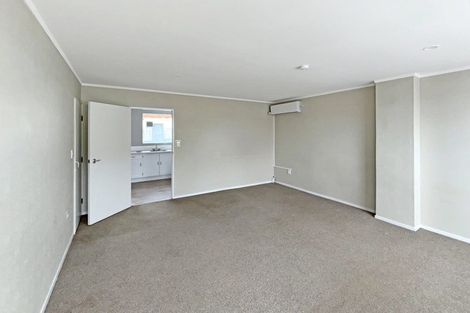 Photo of property in 6/77 West Coast Road, Glen Eden, Auckland, 0602
