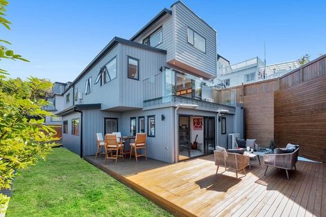 Photo of property in 73d East Coast Road, Castor Bay, Auckland, 0620