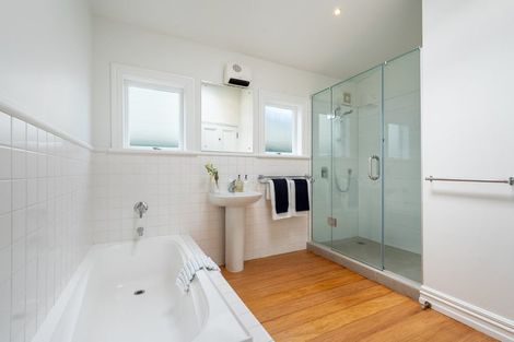 Photo of property in 24 Anne Street, Devonport, Auckland, 0624