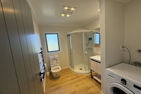 Photo of property in 12 Cromwell Point, Newlands, Wellington, 6037