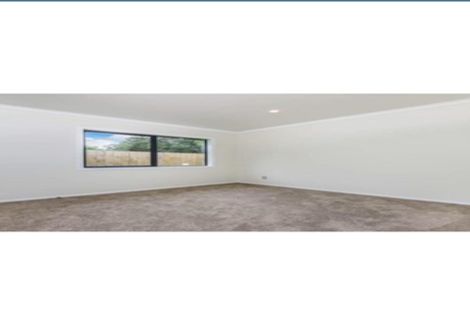 Photo of property in 35a Awaroa Road, Sunnyvale, Auckland, 0612