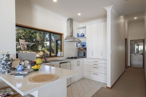 Photo of property in 19 View Road, Campbells Bay, Auckland, 0630
