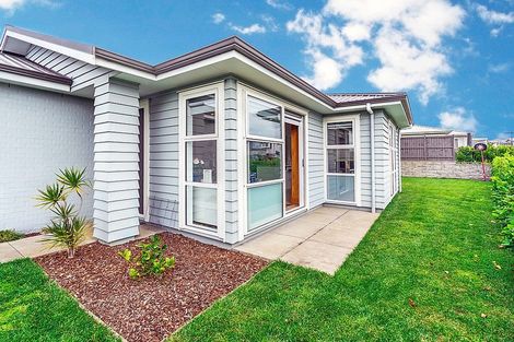 Photo of property in 14 Tyler Davies Drive, Red Beach, 0932