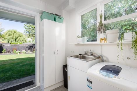 Photo of property in 37 Kowhai Terrace, Saint Martins, Christchurch, 8022