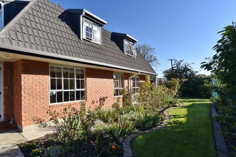 Photo of property in 32 Main North Road, Woodend, 7610