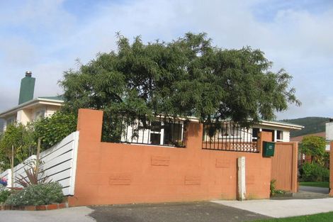 Photo of property in 34 Saint Johns Terrace, Tawa, Wellington, 5028