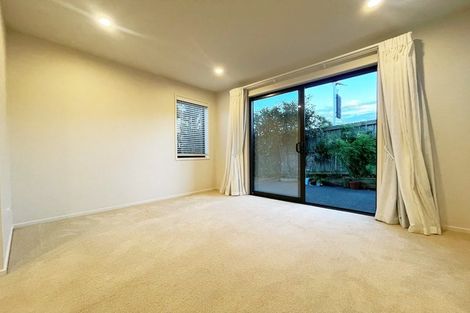 Photo of property in 1 Reg Pearce Way, Glen Innes, Auckland, 1072