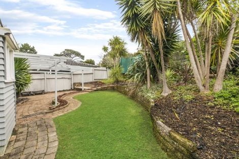 Photo of property in 2/710 Beach Road, Browns Bay, Auckland, 0630