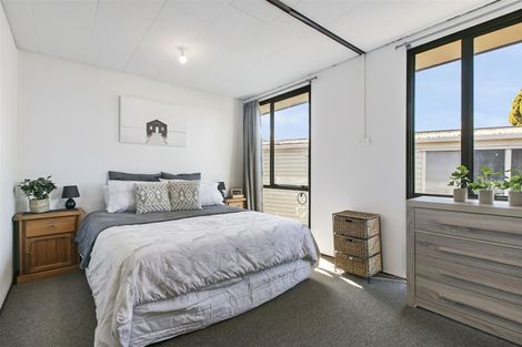 Photo of property in 6 Cameron Place, Ranui, Auckland, 0612